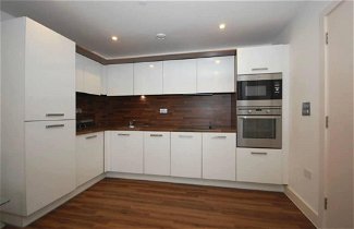 Photo 2 - Lovely Luxury 1-bed Apartment in Wembley
