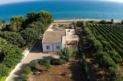 Photo 14 - Jabia Beach House - Villa on the Beach - Private Beach