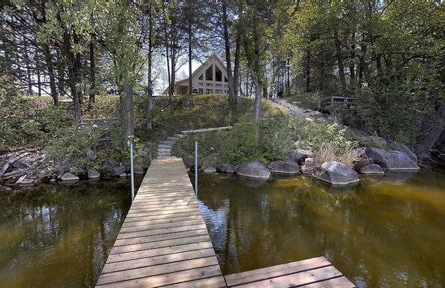 Lakefront Hideaway - Foto 1