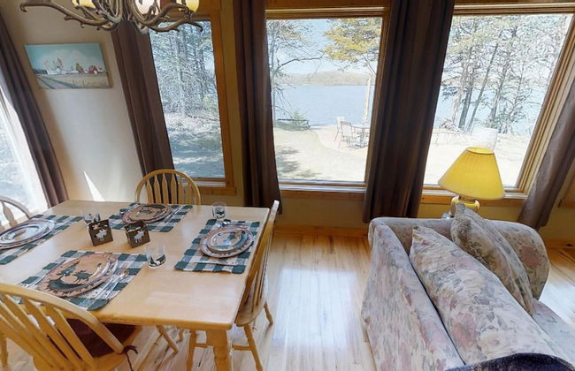Lakefront Hideaway - Foto 24