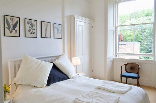Foto 1 - Bright 2 Bedroom Apartment