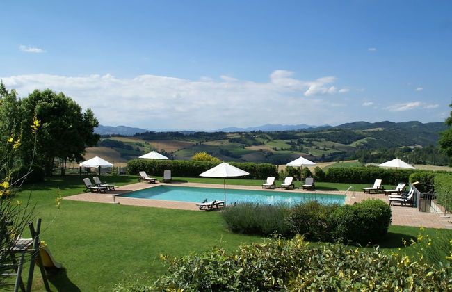 Spacious Holiday Home in Montone - Foto 1