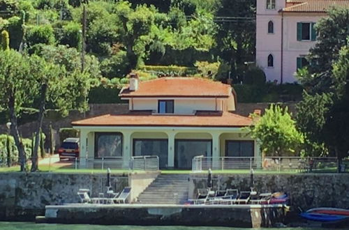 Foto 1 - Remarkable 4-bed Villa in Bellano