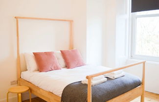 Photo 3 - Modern 1 Bedroom Flat In the Heart of Edinburgh