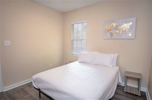 Photo 6 - 3br/2ba Remodeled House Near Downtown