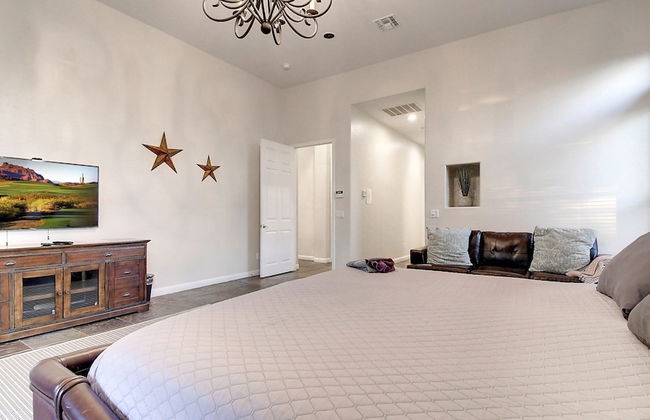 Custom Home! 2+ Acres True Indoor-outdoor Living! - Foto 16