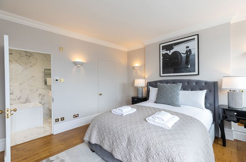 Photo 4 - JOIVY Stylish Flat near Mayfair & Piccadilly Circus