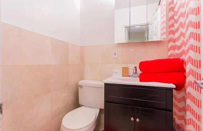 Beautiful Studio Near Central Park - Photo 12