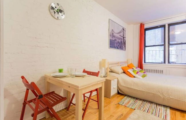 Beautiful Studio Near Central Park - Photo 3