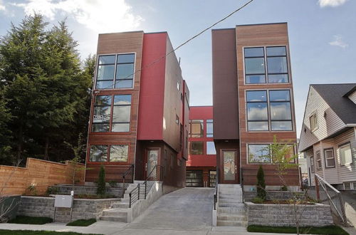 Photo 19 - Central Modern Home with Rooftop