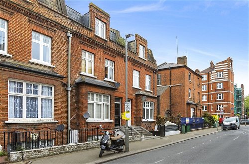 Foto 19 - Stylish 2 bed Battersea Home Located Just Across From the Famous Battersea Park
