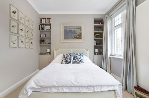Photo 5 - Stylish 2 bed Battersea Home Located Just Across From the Famous Battersea Park