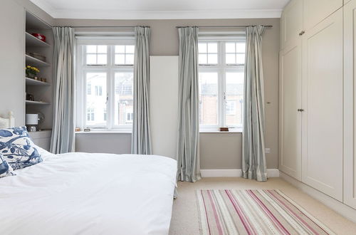 Foto 6 - Stylish 2 bed Battersea Home Located Just Across From the Famous Battersea Park