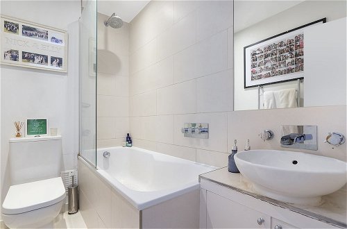 Photo 18 - Stylish 2 bed Battersea Home Located Just Across From the Famous Battersea Park