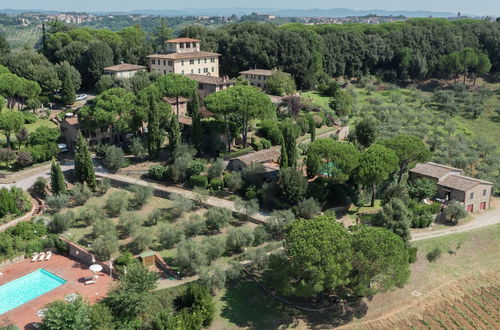 Photo 33 - Holiday Home Near Sienna in the Hills, Swimming Pool and Garden