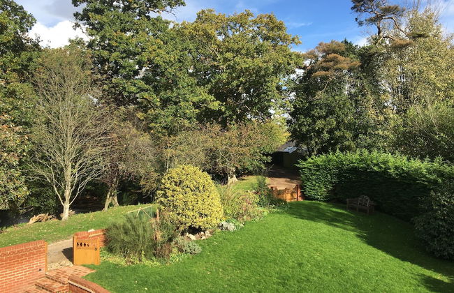 Charming 1-bedroom Apartment Near South Downs - Foto 16