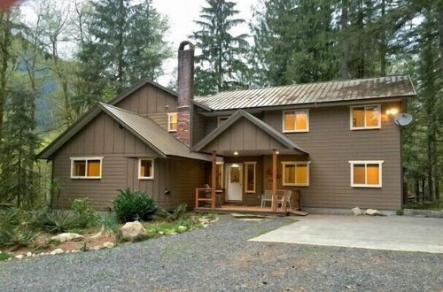 Photo 1 - Mt Baker Lodging Cabin 3 Sleeps 26