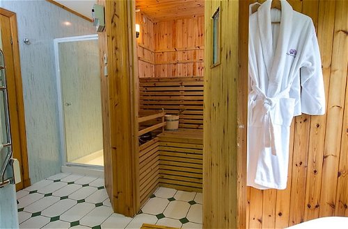 Foto 12 - Beautiful 5 Star Chalet With Sauna and spa Bath