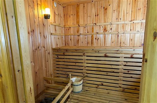 Foto 13 - Beautiful 5 Star Chalet With Sauna and spa Bath