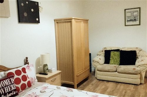 Photo 15 - Heart Of Aberdeen City Centre 3 Bedrooms Apartment