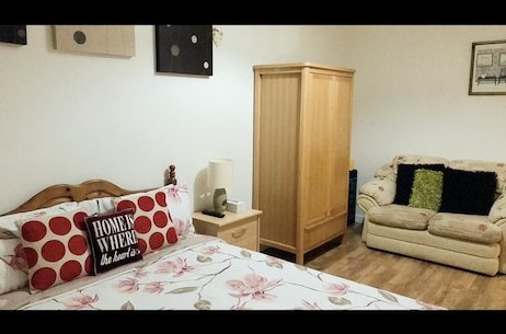 Photo 39 - Heart Of Aberdeen City Centre 3 Bedrooms Apartment