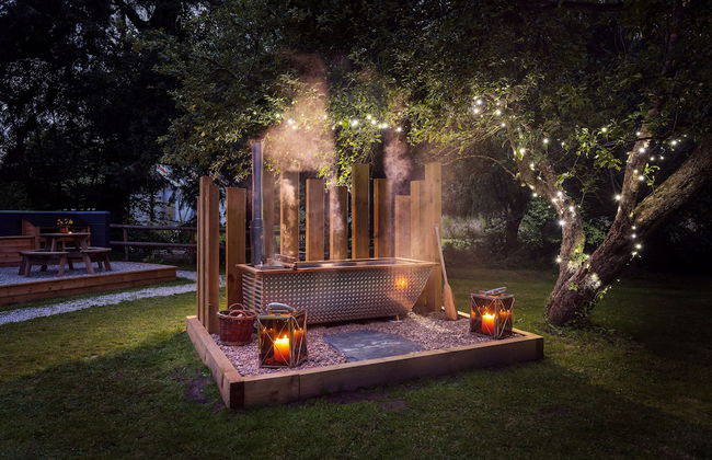 The Wriggly Tin & Baa Spa at Tregoose Old Mill - Foto 4