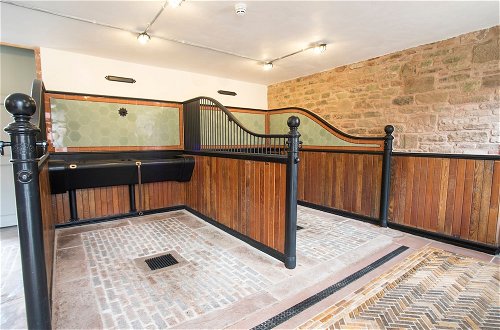 Foto 19 - Accessible Apartment in a Newly Converted Victorian Stables