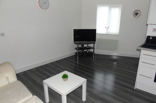 Photo 22 - Captivating 1-bedroom Apartment in Bolton