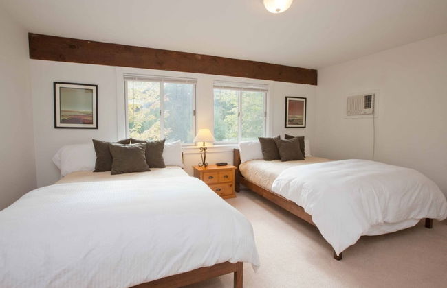 2BR Topnotch Condo - Foto 2
