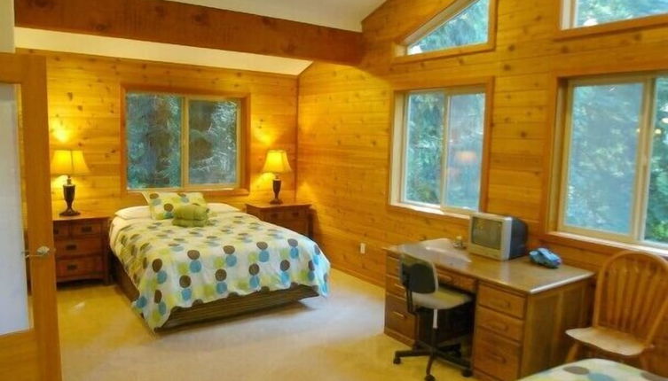 Photo 1 - Mt Baker Lodging Cabin 7 Sleeps 8