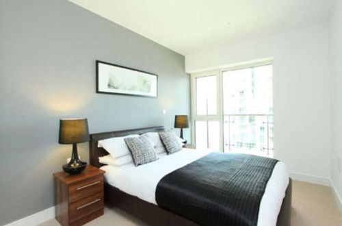 Photo 3 - Battersea Reach Luxury Apartments