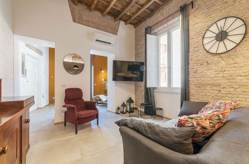 Photo 25 - Luxurious Apartment Heart of Trastevere