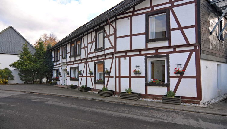 Foto 1 - Spacious Group Home near Winterberg & Willingen with Private Garden