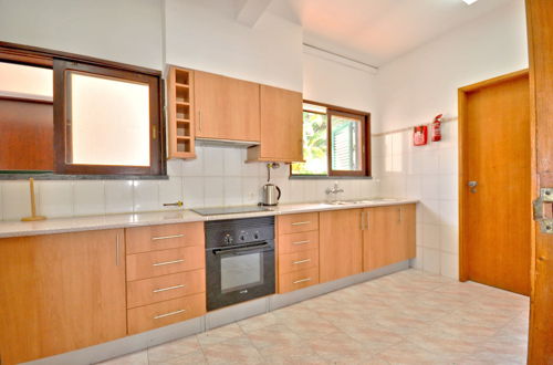 Photo 16 - Close to Amenities, Free air Conditioning and Wi-fi