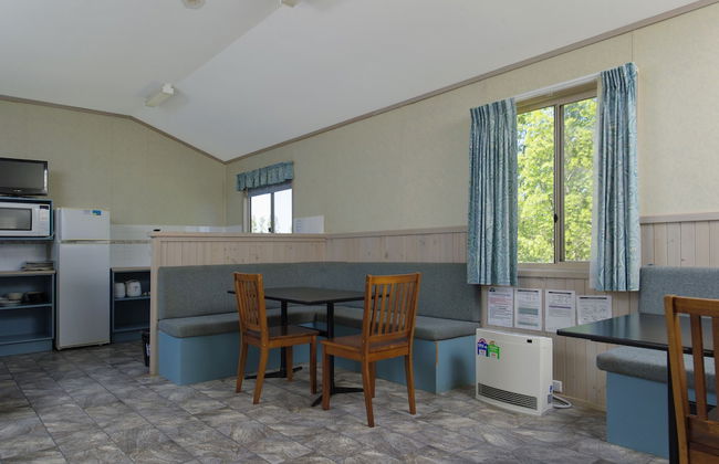 Rainbow Pines Tourist Caravan Park - Foto 17
