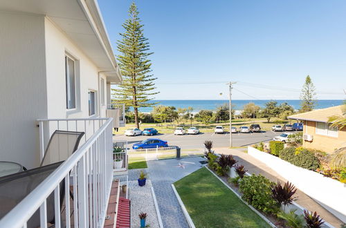 Photo 1 - Burleigh Point Holiday Apartments