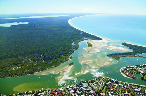 Photo 52 - Coral Beach Noosa Resort