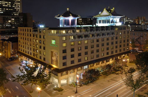 Photo 1 - Holiday Inn Montréal Centre-Ville Downtown, an IHG Hotel