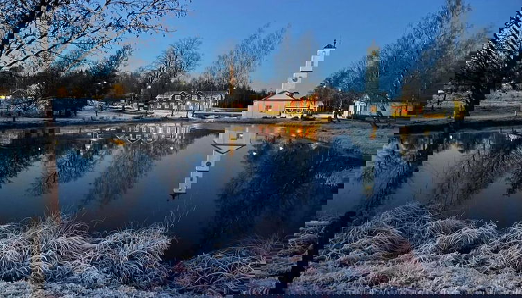 Foto 1 - Romantic Cabin Right on the Lake With Fire Place