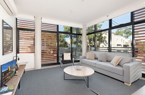 Photo 12 - Uber Chic Newtown Designer Pad H392