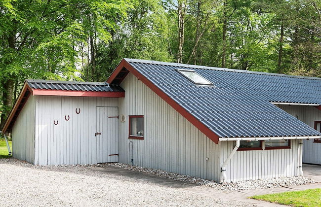 Family Cottage With Terrace and Lawn - Foto 38