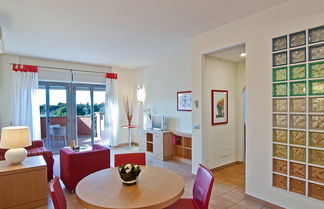 Photo 3 - Long Stay Comfort Apartment With Backyard Rome Area Residence