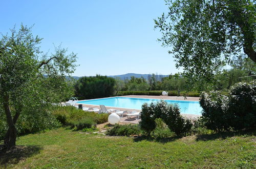 Foto 10 - Holidays in Apartment With Swimming Pool in Tuscany Siena