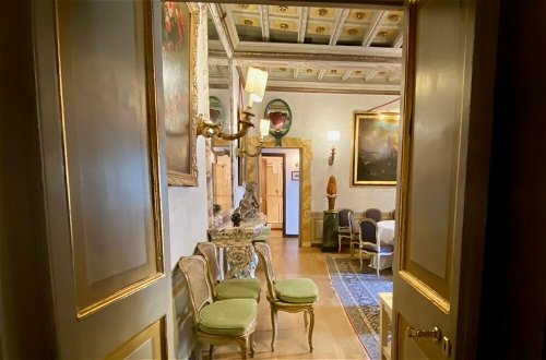 Foto 43 - A Prince in Rome Elegant Navona Terrace Apartment