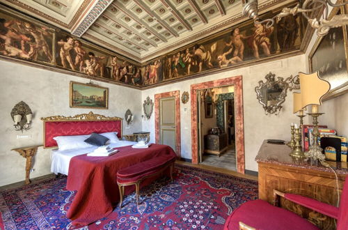 Photo 6 - A Prince in Rome Elegant Navona Terrace Apartment