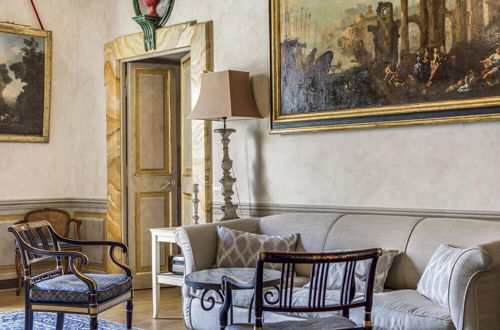 Foto 16 - A Prince in Rome Elegant Navona Terrace Apartment
