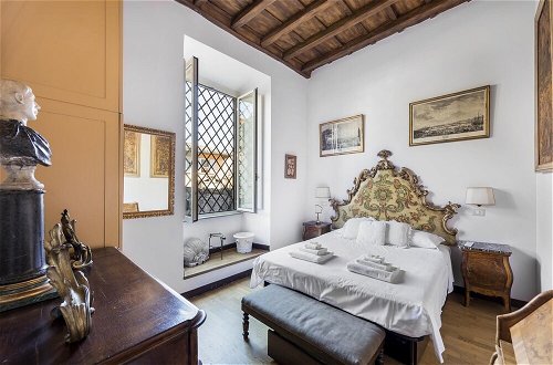 Foto 2 - A Prince in Rome Elegant Navona Terrace Apartment