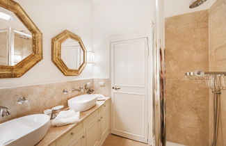 Photo 3 - A Prince in Rome Elegant Navona Terrace Apartment