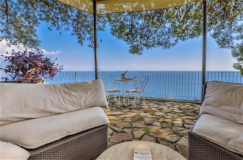 Photo 12 - Luxury Room With sea View in Amalfi ID 3932
