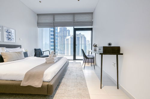 Photo 5 - Maison Privee - Luxury Apt W/Burj Khalifa Vw & Dubai Canal Access